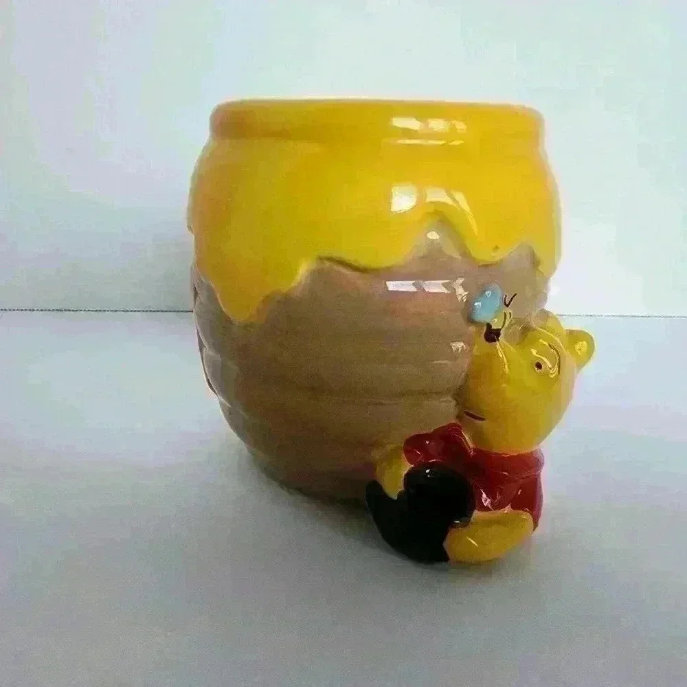 Disney Winnie the Pooh Hunny Bee Collectible Ceramic 3D Coffee Mug 23 Oz